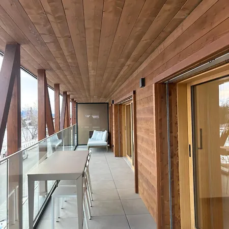 Apartman Cozy With And Mountain View *