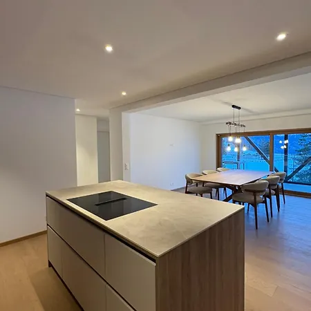 Apartman Cozy With And Mountain View *